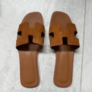 Hermes Oran Sandal Size 38, Naturel, Suede